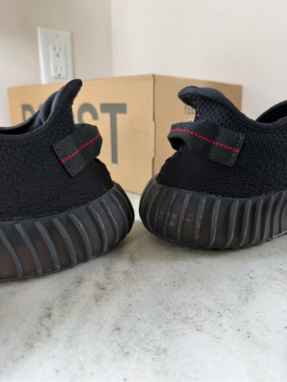 adidas - Yeezy Boost 350 V2 'Bred' 2017